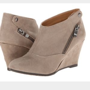CHINESE LAUNDRY VALERIE WEDGE BOOTIE